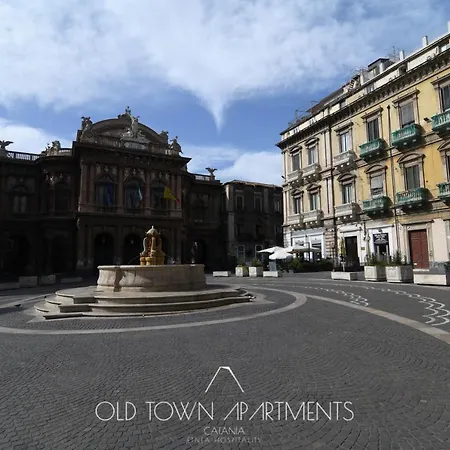 Old Town Apartment *